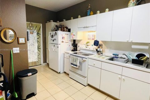 Condo in Homestead, Florida, 2 bedrooms  № 1739017 - photo 2