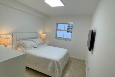 Снять в аренду виллу или дом в Майами, Флорида 1 спальня, 59.46м2, № 1967299 - фото 3