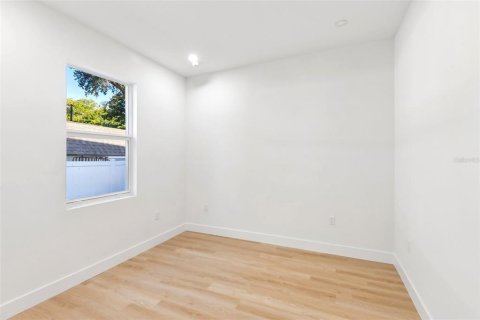 House in Dunedin, Florida 3 bedrooms, 126.72 sq.m. № 2150959 - photo 23