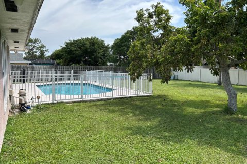 Casa en venta en Royal Palm Beach, Florida, 3 dormitorios, 173.36 m2 № 2192026 - foto 29