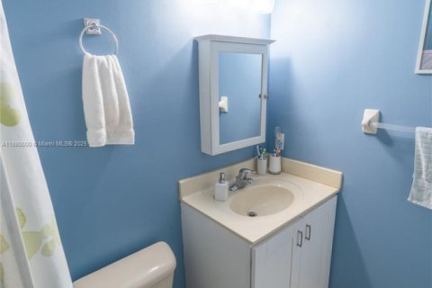 Adosado en venta en Homestead, Florida, 3 dormitorios, 132.66 m2 № 1947249 - foto 17