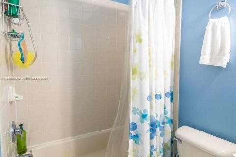 Adosado en venta en Homestead, Florida, 3 dormitorios, 132.66 m2 № 1947249 - foto 16