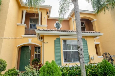 Adosado en venta en Homestead, Florida, 3 dormitorios, 132.66 m2 № 1947249 - foto 1