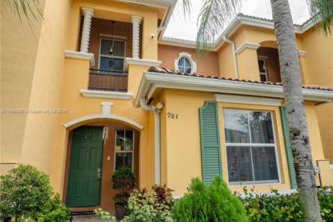 Adosado en venta en Homestead, Florida, 3 dormitorios, 132.66 m2 № 1947249 - foto 2