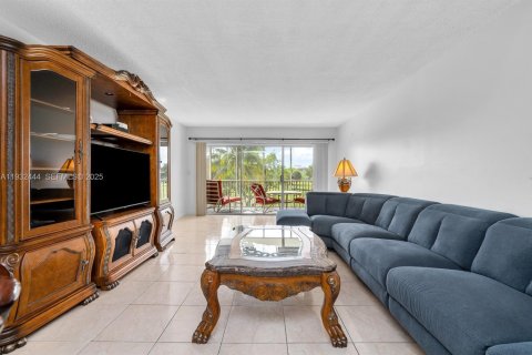 Copropriété à louer à Pompano Beach, Floride: 2 chambres, 98.85 m2 № 1991555 - photo 3