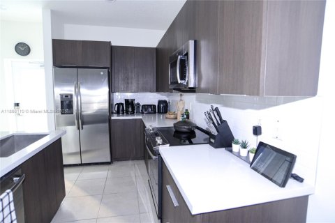 Condo in Doral, Florida, 3 bedrooms № 1920376 - photo 14
