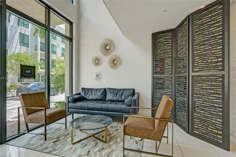 Condo in Doral, Florida, 3 bedrooms № 1920376 - photo 4