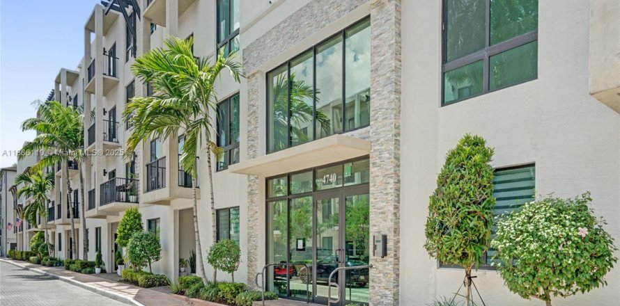 Condo in Doral, Florida, 3 bedrooms № 1920376