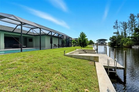 Casa en venta en Cape Coral, Florida, 3 dormitorios, 204.66 m2 № 1903721 - foto 15