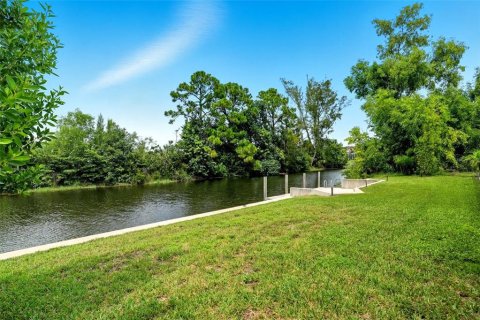 Casa en venta en Cape Coral, Florida, 3 dormitorios, 204.66 m2 № 1903721 - foto 14