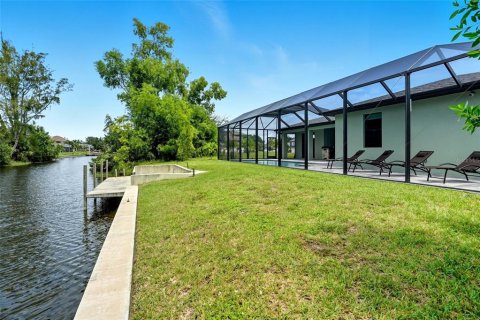 Casa en venta en Cape Coral, Florida, 3 dormitorios, 204.66 m2 № 1903721 - foto 13