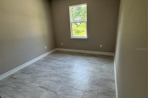 House in Orlando, Florida 5 bedrooms, 129.88 sq.m. № 2101626 - photo 13