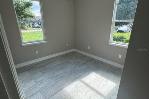 House in Orlando, Florida 5 bedrooms, 129.88 sq.m. № 2101626 - photo 18