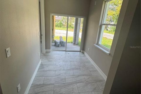 House in Orlando, Florida 5 bedrooms, 129.88 sq.m. № 2101626 - photo 12