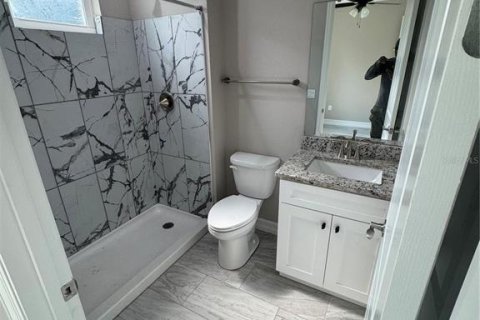 House in Orlando, Florida 5 bedrooms, 129.88 sq.m. № 2101626 - photo 15