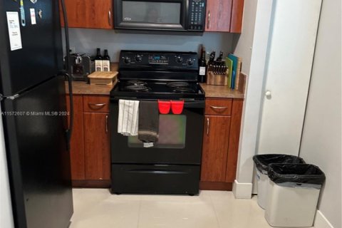 Condo in Surfside, Florida, 2 bedrooms  № 1868649 - photo 5