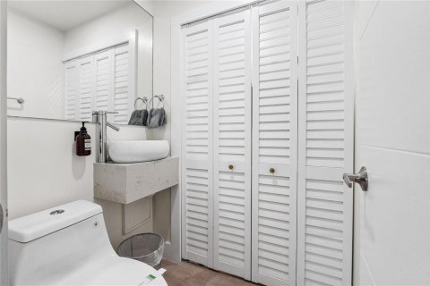 House in Pompano Beach, Florida 3 bedrooms, 141.12 sq.m. № 2260456 - photo 30