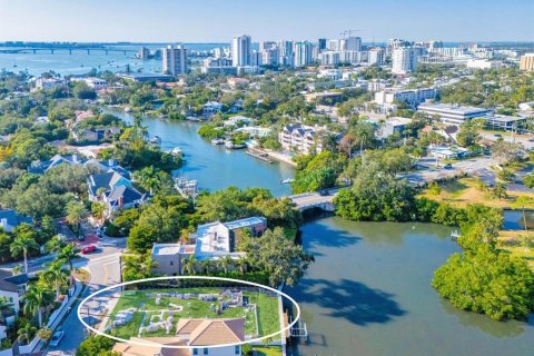 Casa en Sarasota, Florida 4 dormitorios, 362.88 m2 № 2139438