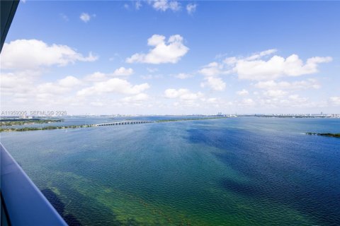 Condominio en alquiler en Miami, Florida, 3 dormitorios, 153.1 m2 № 2018124 - foto 13