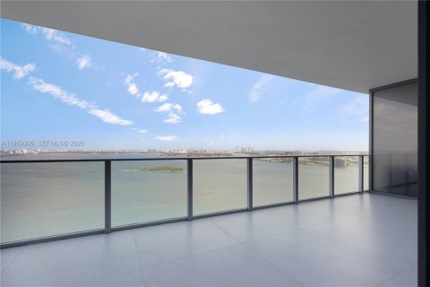 Condominio en alquiler en Miami, Florida, 3 dormitorios, 153.1 m2 № 2018124 - foto 17