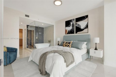 Condominio en alquiler en Miami, Florida, 3 dormitorios, 153.1 m2 № 2018124 - foto 8