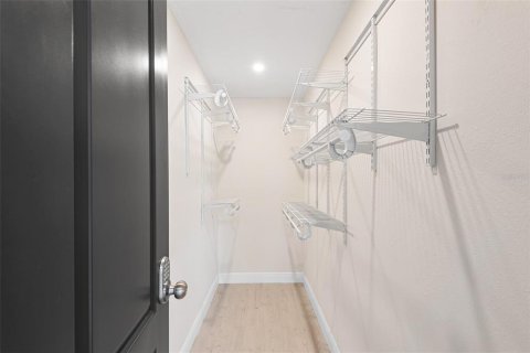 House in Saint Petersburg, Florida 4 bedrooms, 137.96 sq.m. № 1569300 - photo 19
