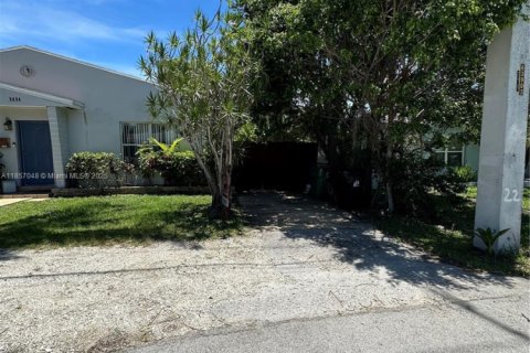 Villa ou maison à louer à Fort Lauderdale, Floride: 1 chambre, 74.32 m2 № 1879011 - photo 1