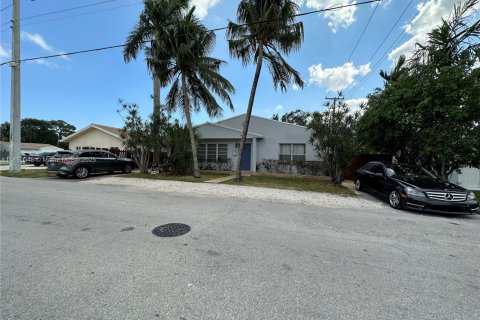 Villa ou maison à louer à Fort Lauderdale, Floride: 1 chambre, 74.32 m2 № 1879011 - photo 9