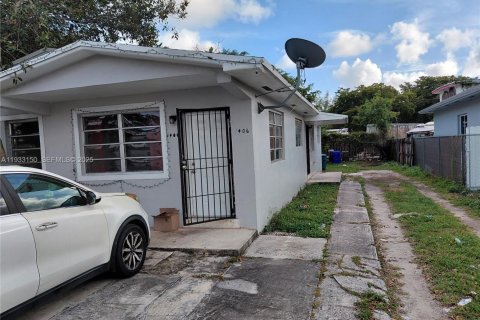 Apartamento en alquiler en Miami, Florida, 2 dormitorios, 142.42 m2 № 1991902 - foto 2