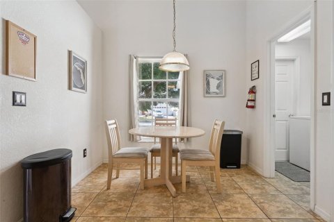 House in Davenport, Florida 4 bedrooms, 157.93 sq.m. № 2218016 - photo 13