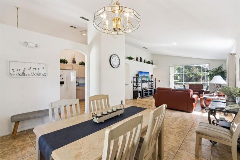 House in Davenport, Florida 4 bedrooms, 157.93 sq.m. № 2218016 - photo 7