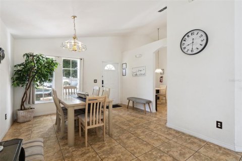 House in Davenport, Florida 4 bedrooms, 157.93 sq.m. № 2218016 - photo 4