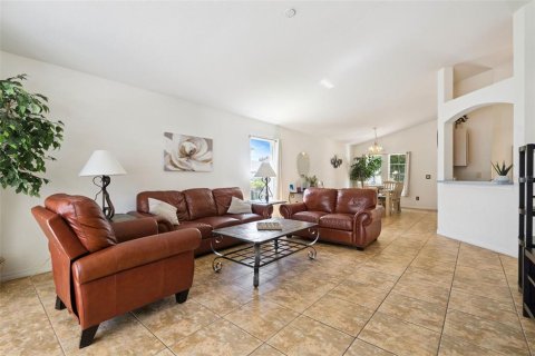 House in Davenport, Florida 4 bedrooms, 157.93 sq.m. № 2218016 - photo 12