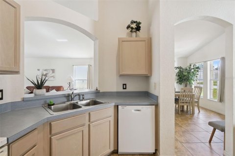 House in Davenport, Florida 4 bedrooms, 157.93 sq.m. № 2218016 - photo 16