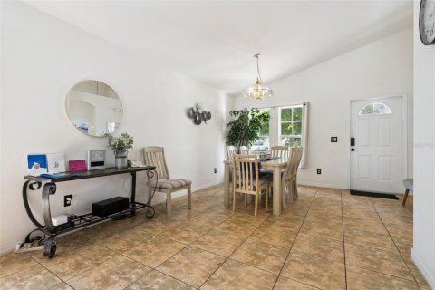 House in Davenport, Florida 4 bedrooms, 157.93 sq.m. № 2218016 - photo 5