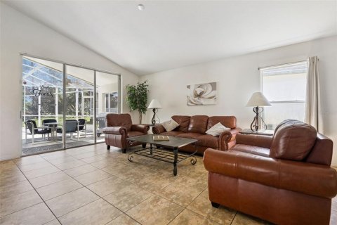 House in Davenport, Florida 4 bedrooms, 157.93 sq.m. № 2218016 - photo 11