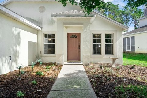 House in Davenport, Florida 4 bedrooms, 157.93 sq.m. № 2218016 - photo 2