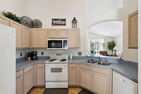 House in Davenport, Florida 4 bedrooms, 157.93 sq.m. № 2218016 - photo 17