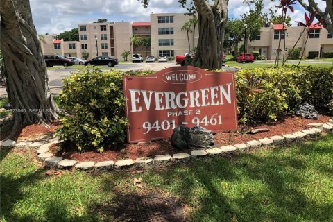 Condo in Davie, Florida, 2 bedrooms  № 1983552 - photo 11