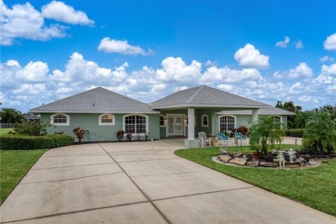 House in Lake Placid, Florida 5 bedrooms, 337.51 sq.m. № 1903793 - photo 3