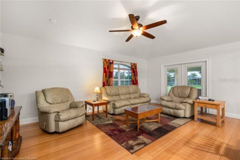 House in Lake Placid, Florida 5 bedrooms, 337.51 sq.m. № 1903793 - photo 25