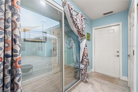 House in Lake Placid, Florida 5 bedrooms, 337.51 sq.m. № 1903793 - photo 11