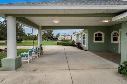House in Lake Placid, Florida 5 bedrooms, 337.51 sq.m. № 1903793 - photo 8