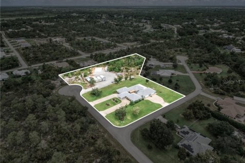 House in Lake Placid, Florida 5 bedrooms, 337.51 sq.m. № 1903793 - photo 7
