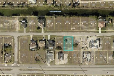 Terrain à Cape Coral, Floride № 2034518