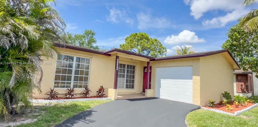 Casa en Sunrise, Florida 5 dormitorios, 124.49 m2 № 1896561