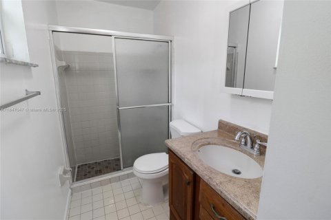 House in Sunrise, Florida 5 bedrooms, 124.49 sq.m. № 1896561 - photo 14