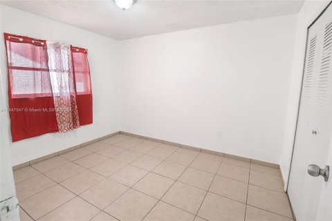 House in Sunrise, Florida 5 bedrooms, 124.49 sq.m. № 1896561 - photo 19