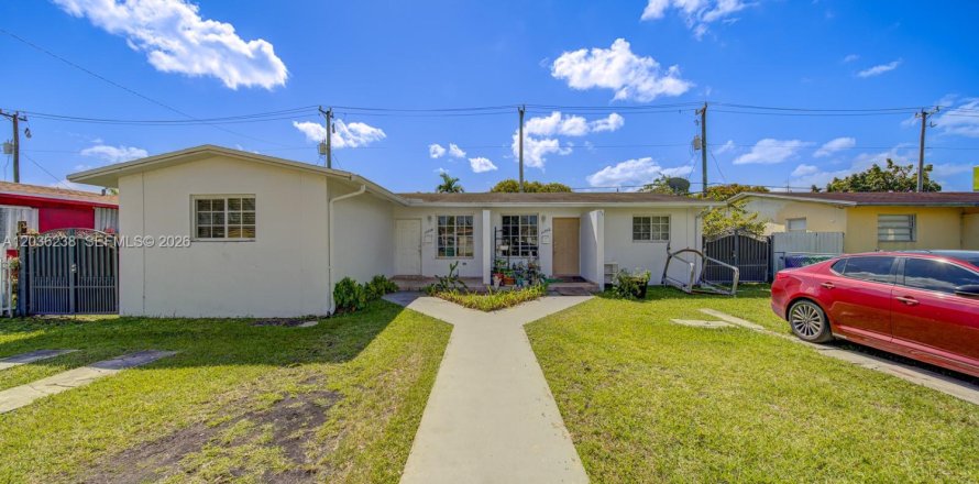 Immobilier commercial à Sweetwater, Floride 156.82 m2 № 2084267