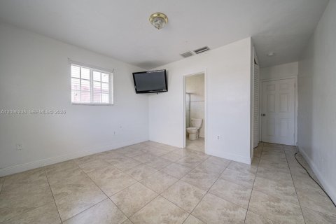 Immobilier commercial à vendre à Sweetwater, Floride: 156.82 m2 № 2084267 - photo 16